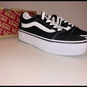 NWT Platform Old Skool Vans Size 6 In Women’s